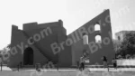 Inside Jantar Mantar - Log, colour and B&W - Image 2